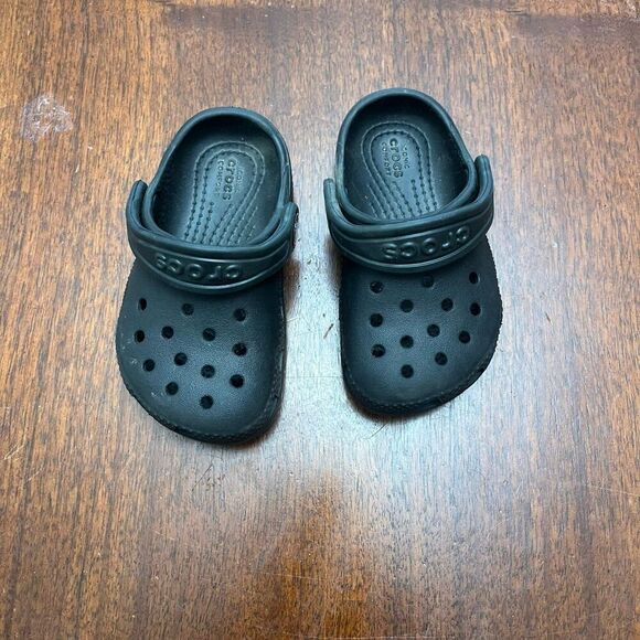 Crocs Classic Clogs Black Baby 6 Rubber Slip on Straps Lightweight Comfort - Picture 2 of 5